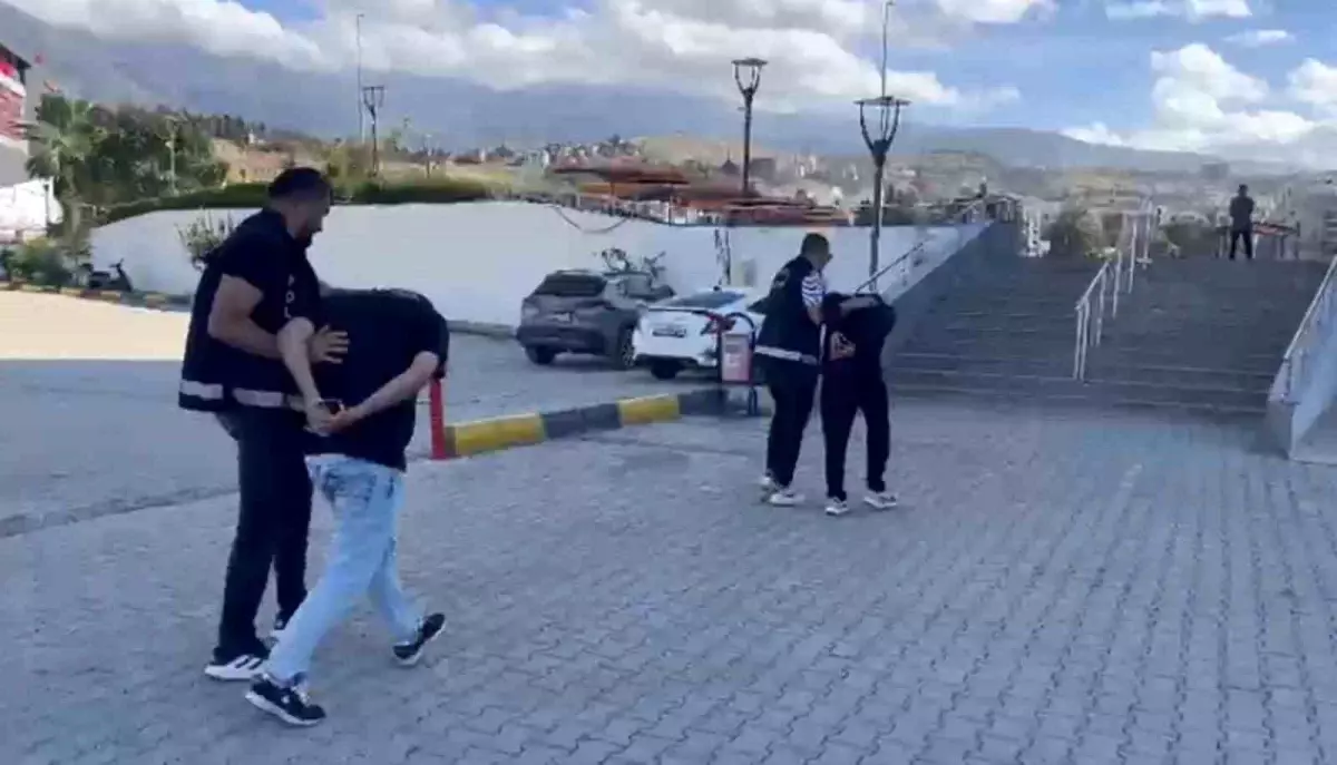 İskenderun\'da 3 Dolandırıcı Yakalandı