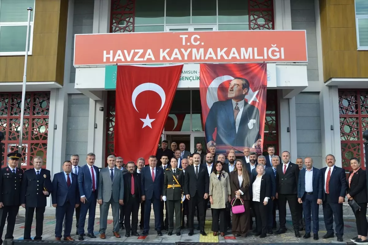 Cumhuriyet\'in 102. Yılı Kutlandı