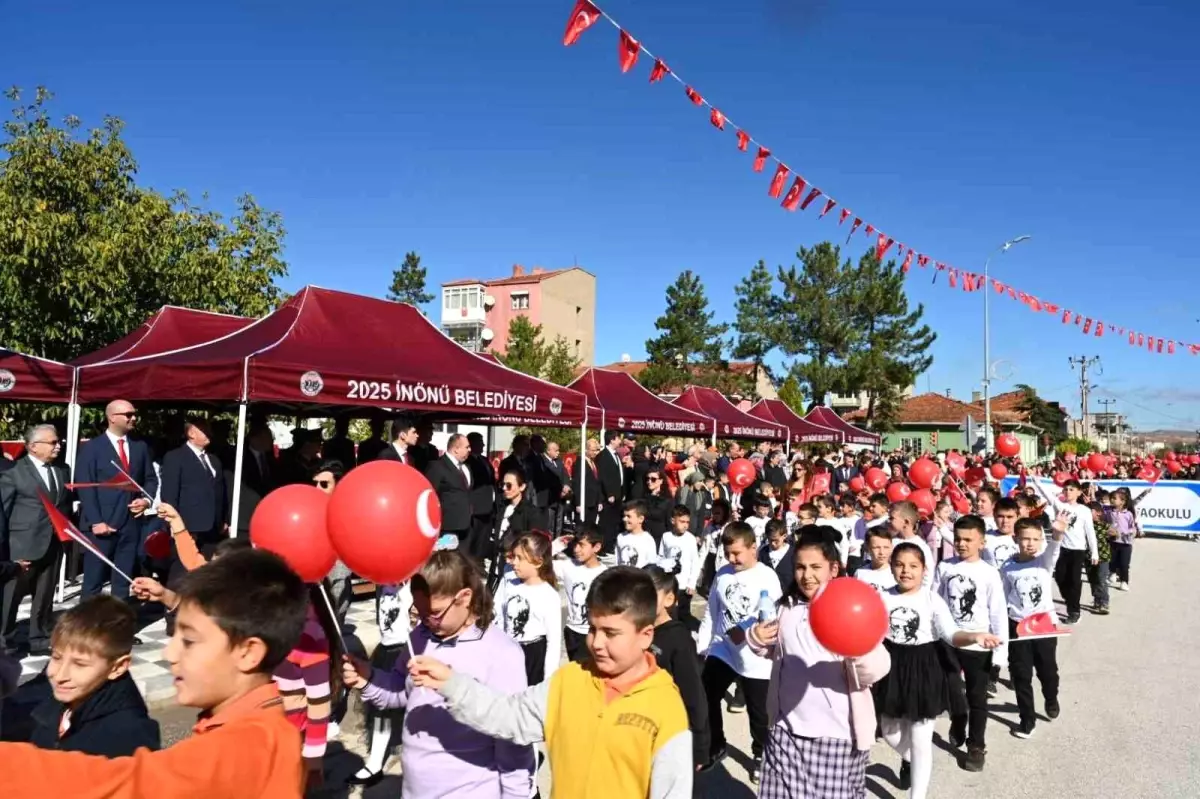 Eskişehir\'in İnönü İlçesinde Cumhuriyet Bayramı Coşkuyla Kutlandı