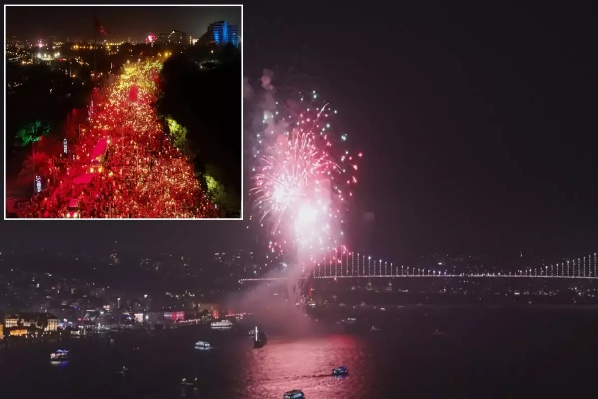 İstanbul\'da cumhuriyet coşkusu! Görsel şölen mest etti