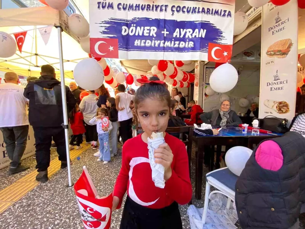 İzmir\'de Çocuklara Ücretsiz Döner İkramı