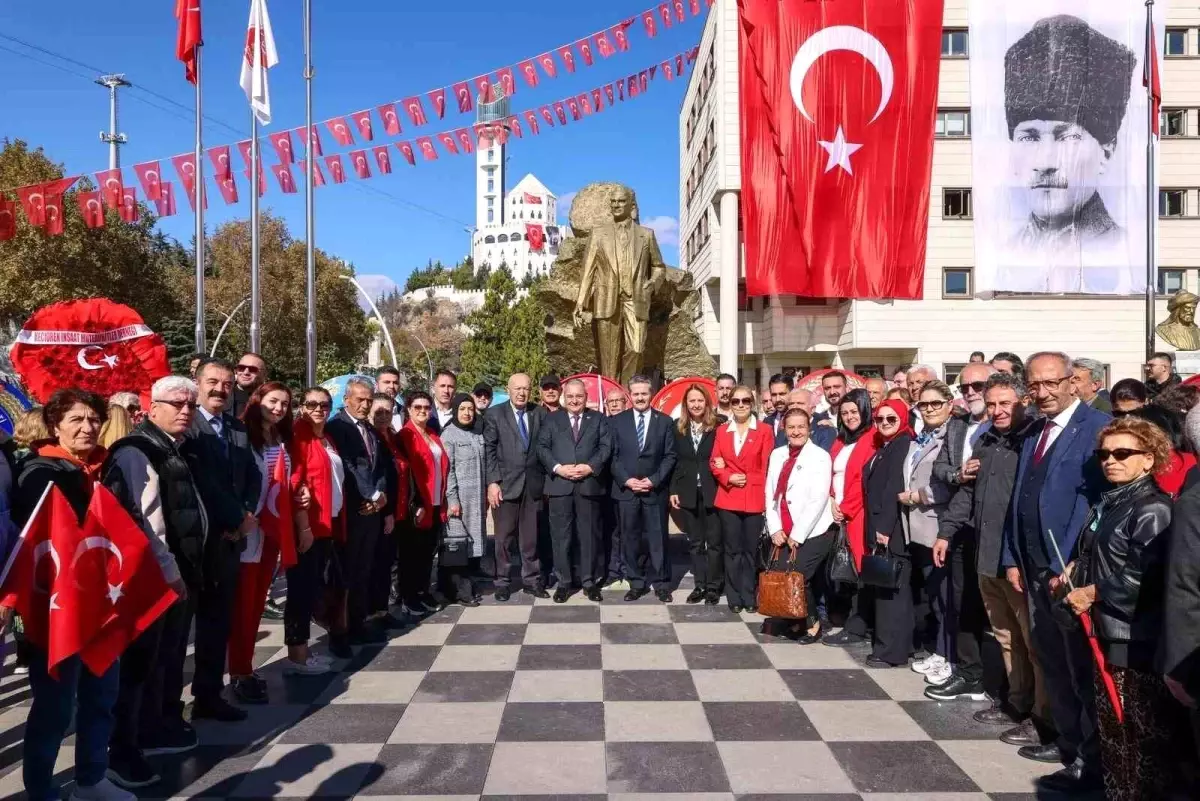 Keçiören\'de Cumhuriyet\'in 102. Yılı Kutlamaları Coşkuyla Gerçekleştirildi