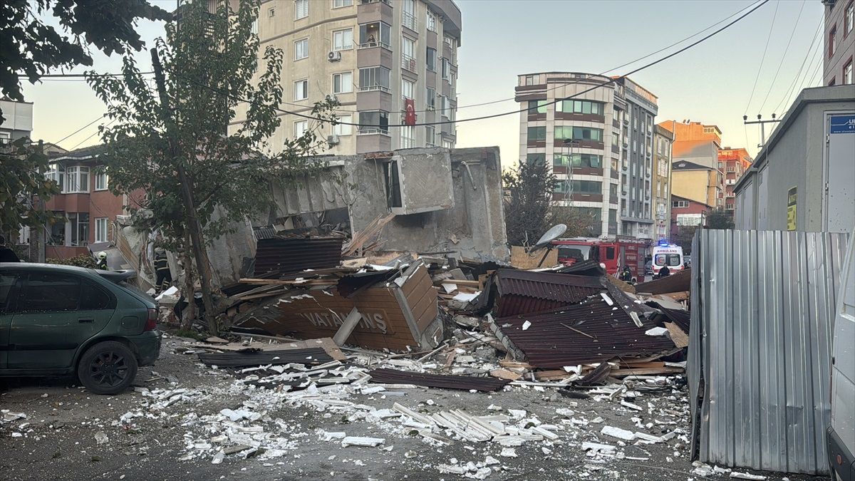 Gebze\'de 6 Katlı Bina Çöktü