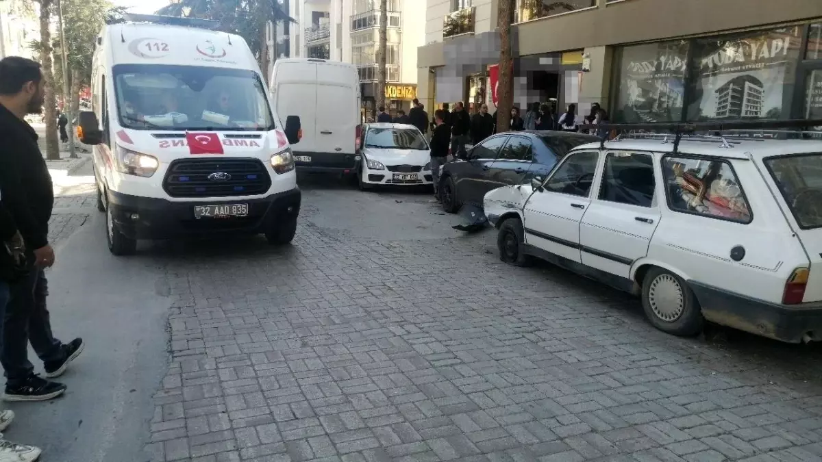 Isparta\'da Zincirleme Kaza: 1 Yaralı