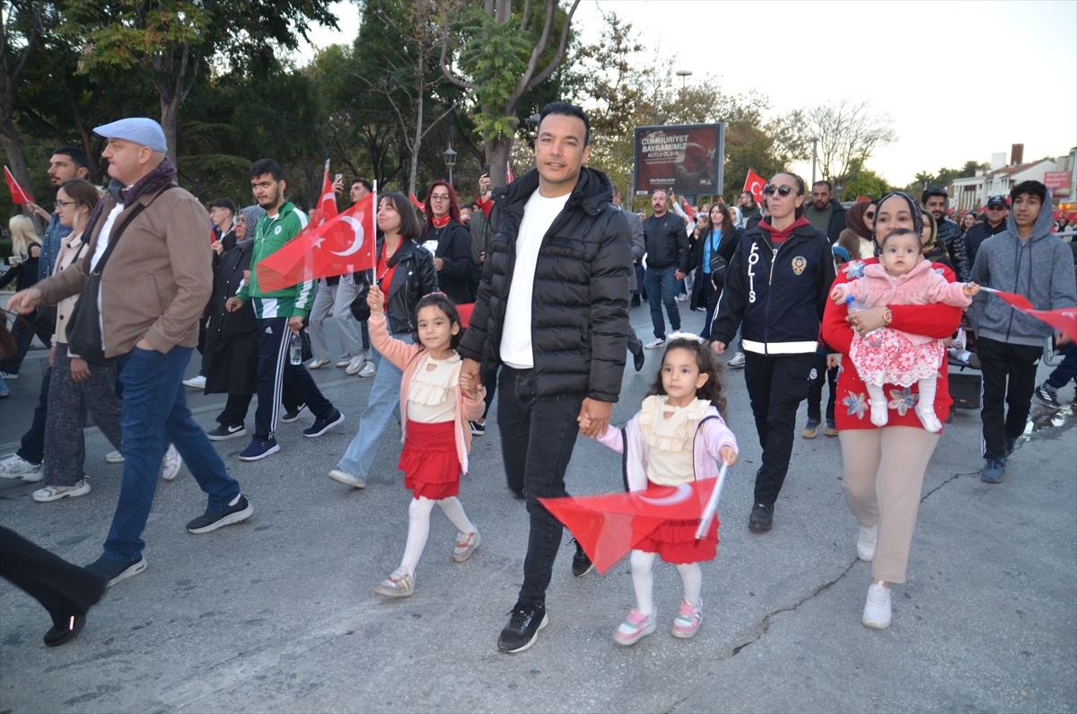 Konya\'da Cumhuriyet Bayramı Fener Alayı