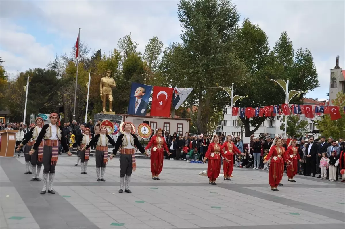 Konya ve çevre illerde Cumhuriyet\'in 102. yıl dönümü kutlanıyor