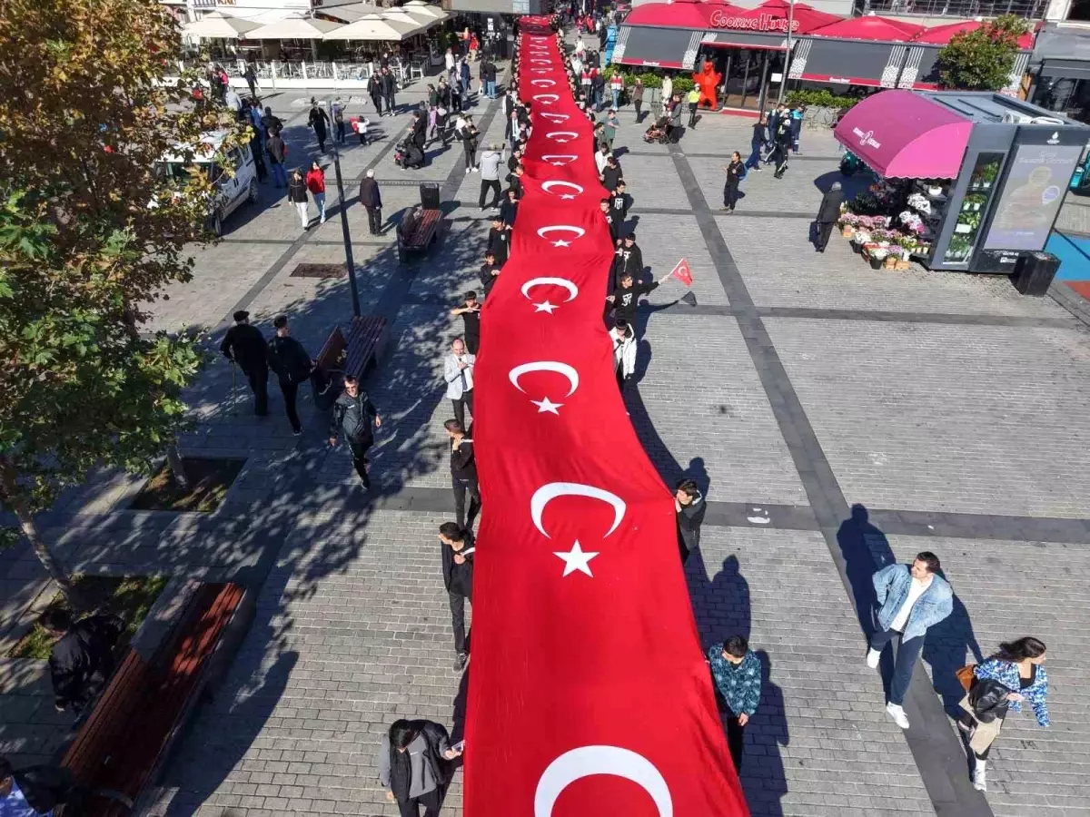 Pendik\'te Cumhuriyet\'in 102. Yılı Coşkuyla Kutlandı