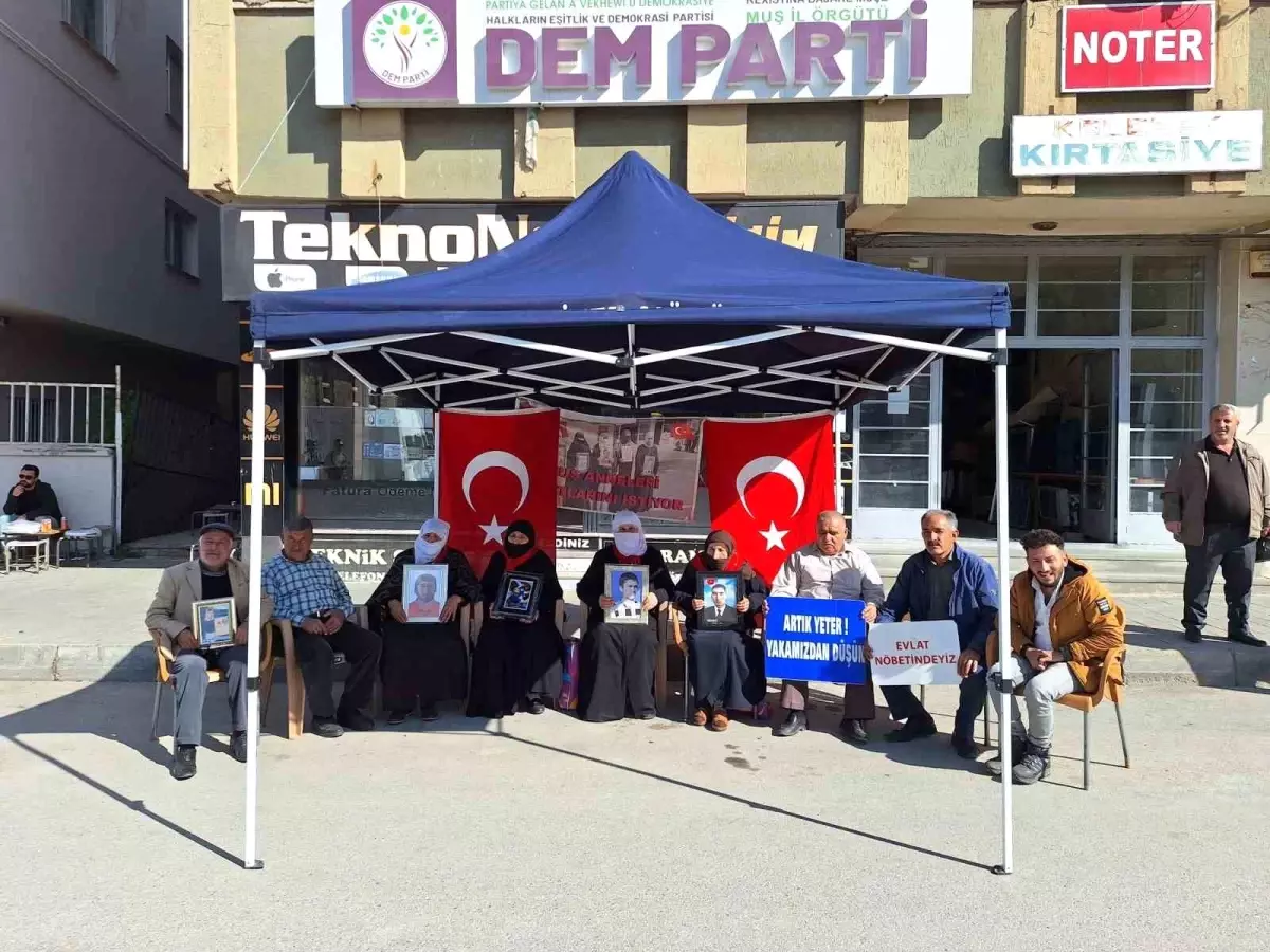 Muş\'ta Ailelerden PKK\'ya Teslim Ol Çağrısı