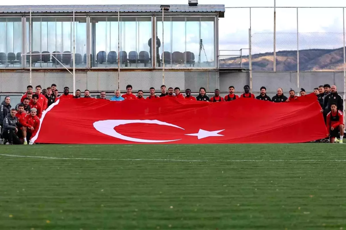 Sivasspor\'dan Cumhuriyet Bayramı Kutlaması