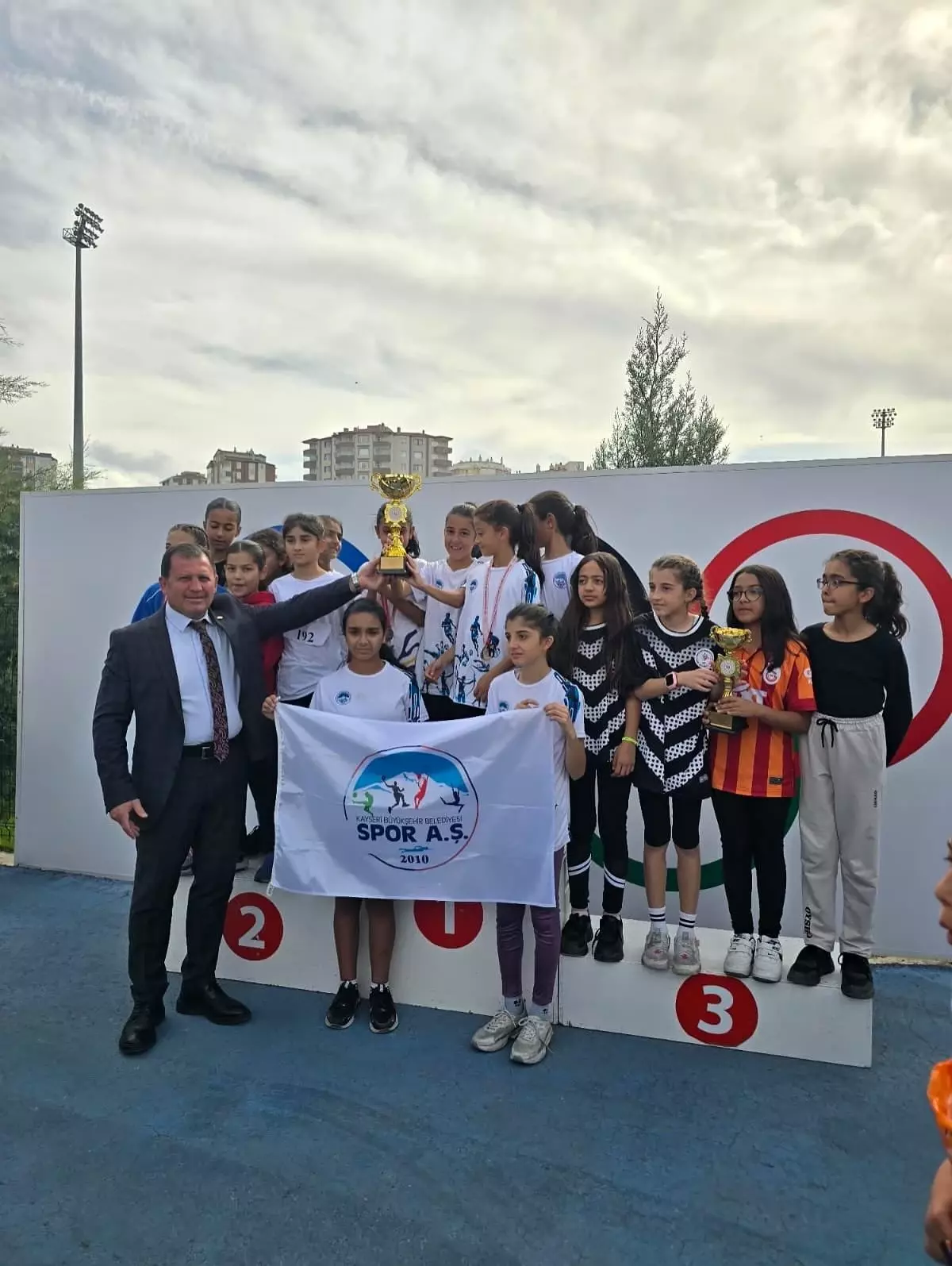 Kayseri Büyükşehir Belediyesi Spor A.Ş.\'den Başarılı Performans: 10 Sporcu Türkiye Şampiyonası\'na Katılma Hakkı Elde Etti