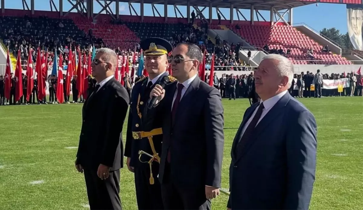 Tavşanlı\'da Coşkulu Cumhuriyet Bayramı Kutlaması