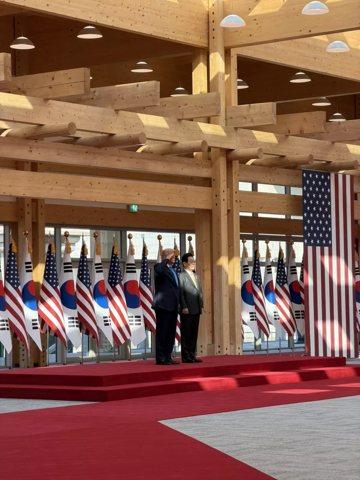 Trump, Güney Kore Lideri ile Görüştü