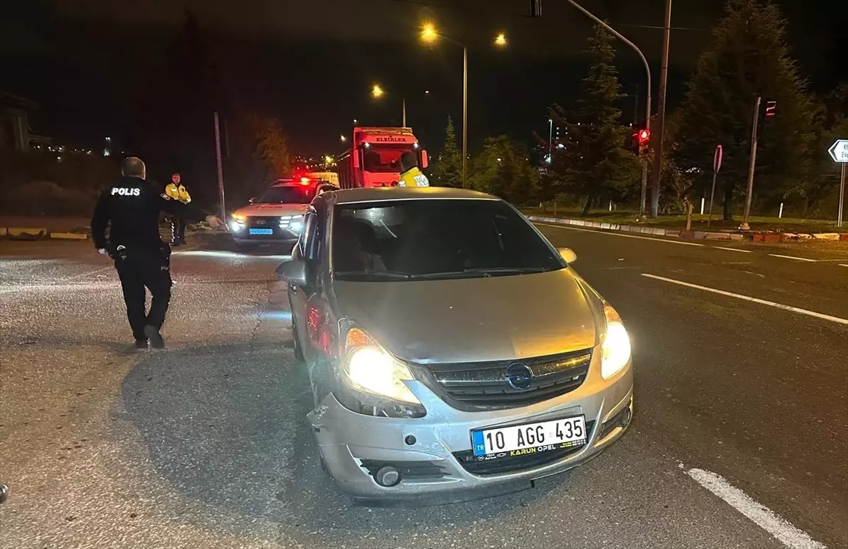 Uşak\'ta Motosiklet Kazası: İki Yaralı