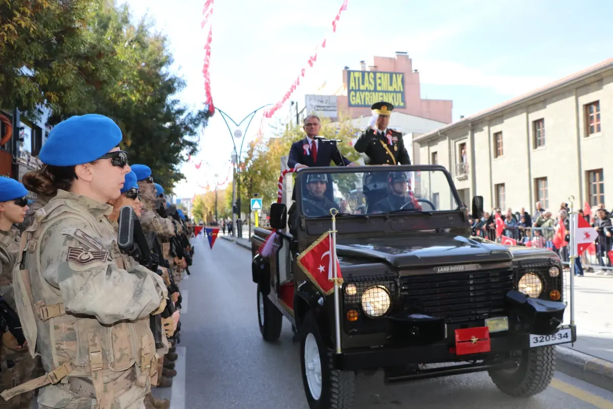 VAN\'da 29 Ekim Coşkuyla Kutlandı