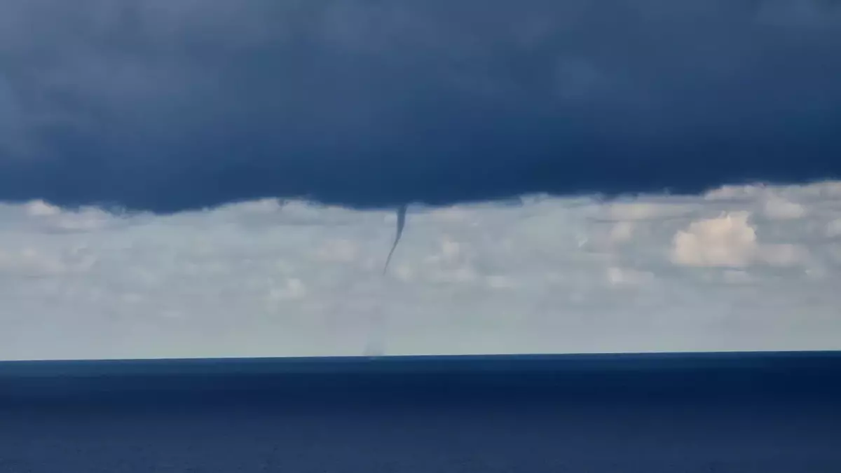 Zonguldak\'ta Gökkuşağı ve Hortumlar Görüntülendi