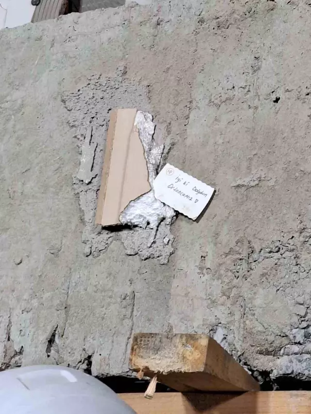 Kocaeli'de Çöken Binada Aile Bireylerine Ulaşıldı: 2 Çocuk ve Baba Hayatını Kaybetti Kocaeli'de Çöken Binada Aile Bireylerine Ulaşıldı: 2 Çocuk ve Baba Hayatını Kaybetti