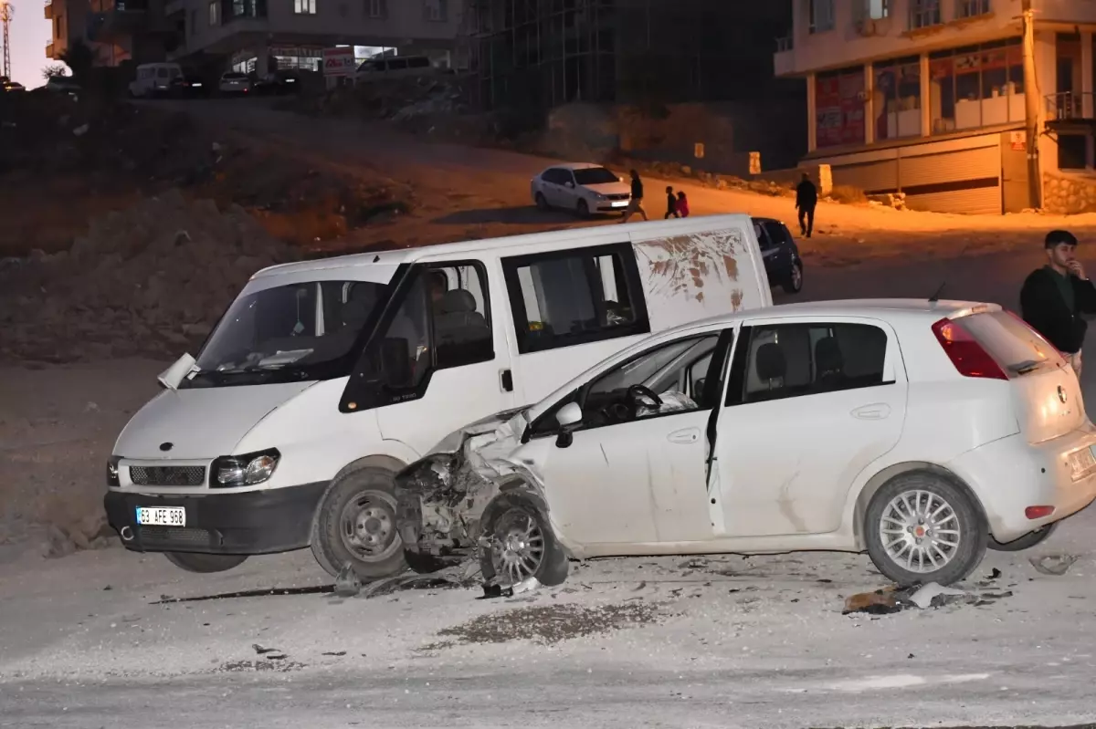 Besni\'de Zincirleme Kaza: 7 Yaralı