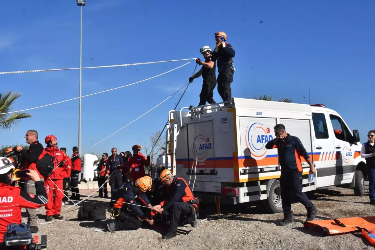 Sındırgı\'da Deprem Sonrası Hasar Tespiti Başladı