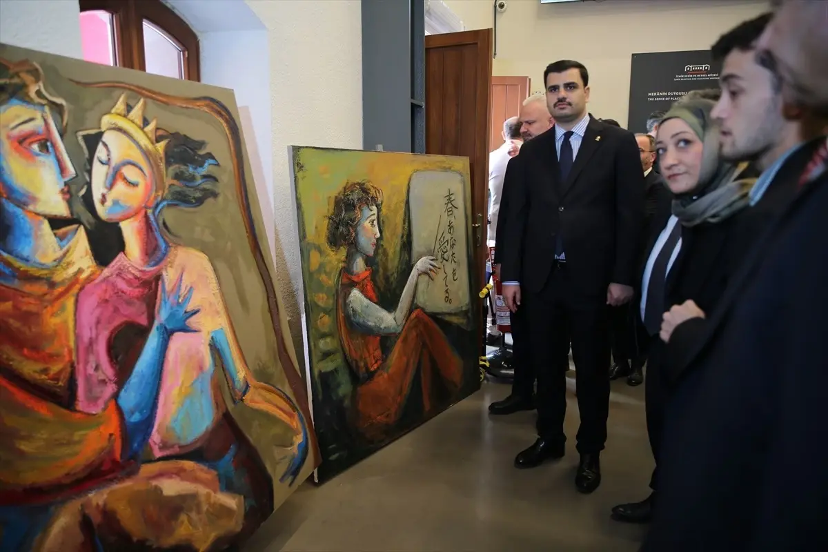 AK Parti Genel Sekreteri İnan, İzmir Kültür Yolu Festivali\'ndeki sergileri gezdi Açıklaması