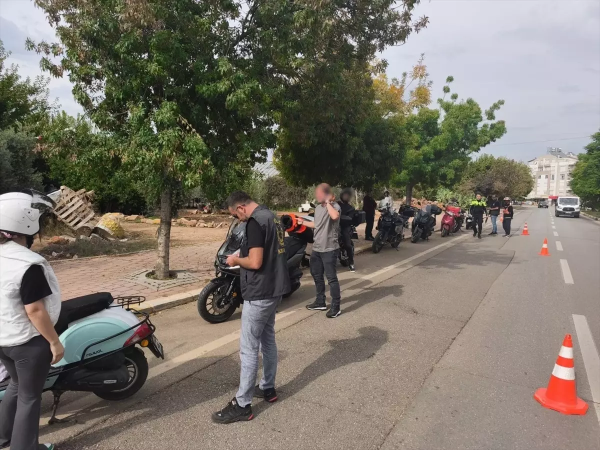 Antalya\'da 2.129 Şüpheli Yakalandı