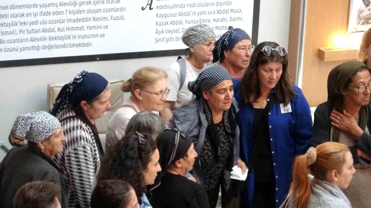 Antalya\'da Trafik Kazası: Genç Motosiklet Sürücüsü Hayatını Kaybetti