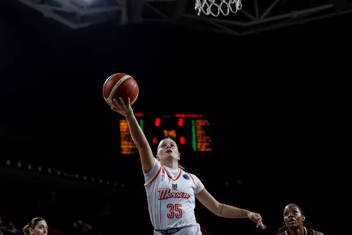 ÇİMSA Mersin, İtalya\'yı Yendi!