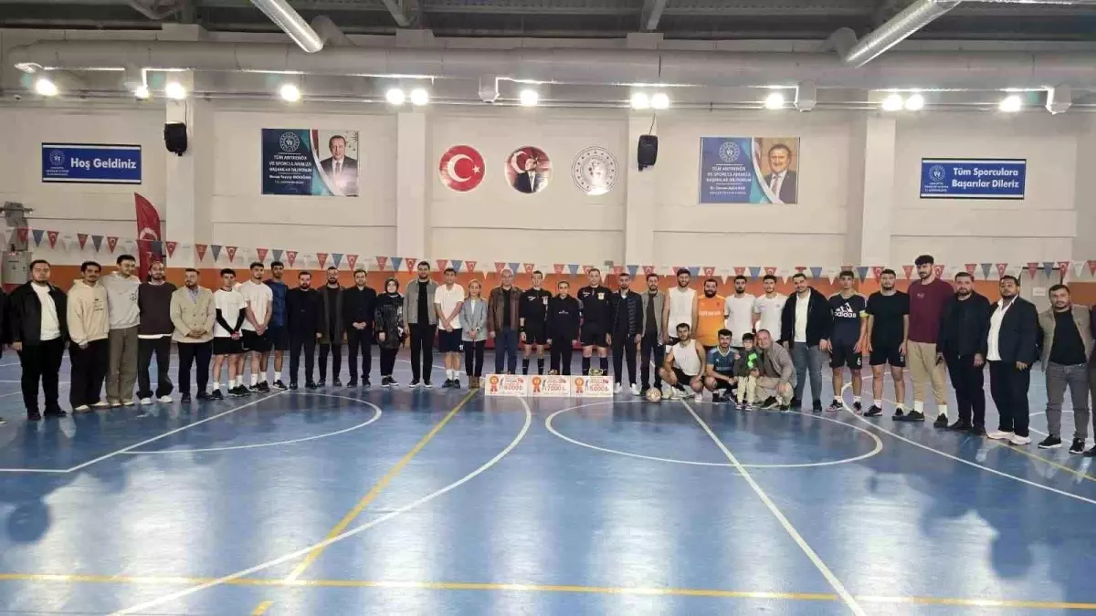 Cumhuriyet Kupası Futsal Turnuvası\'nın Şampiyonu Dinamo Tecde Oldu
