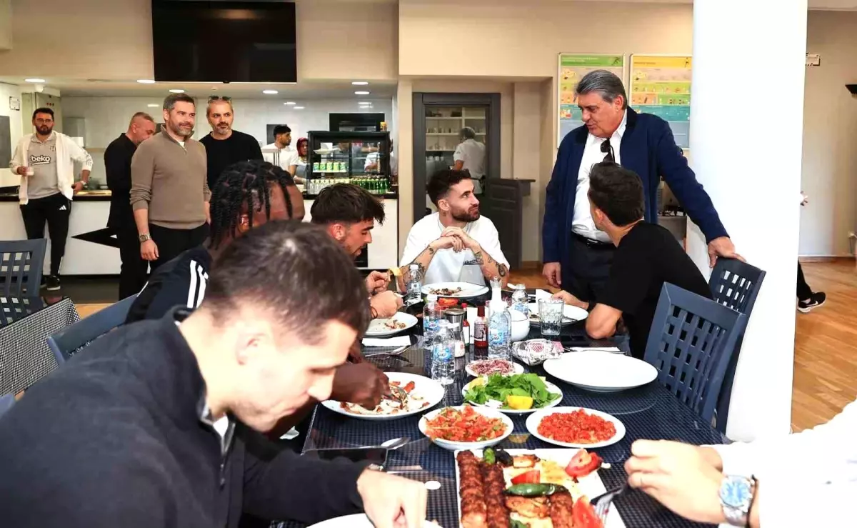 Beşiktaş\'ta Fenerbahçe Maçı Öncesi Moral Yemeği