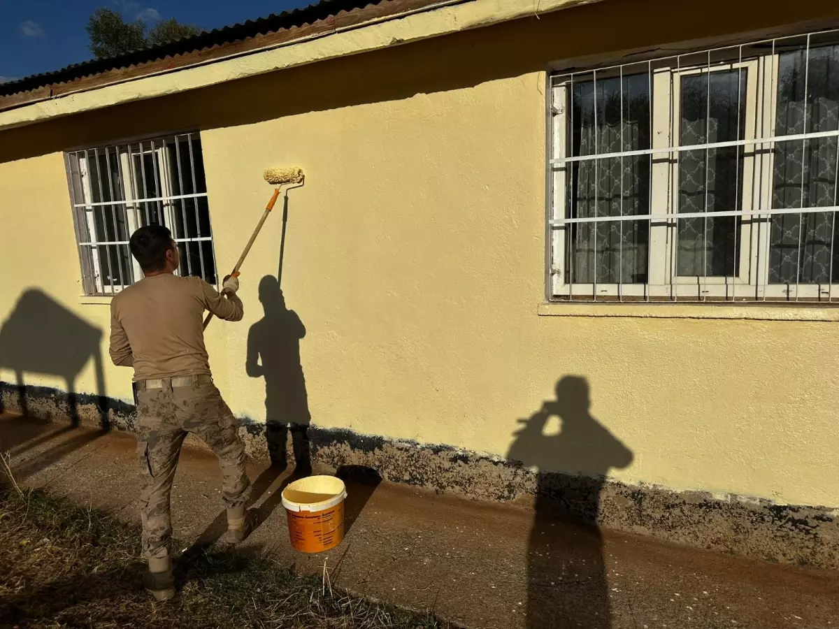 Jandarmadan Eğitime Destek