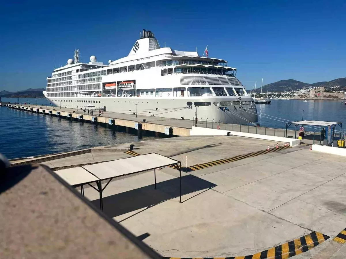 Bodrum\'a 340 Yolcu Taşıyan Kruvaziyer Geldi