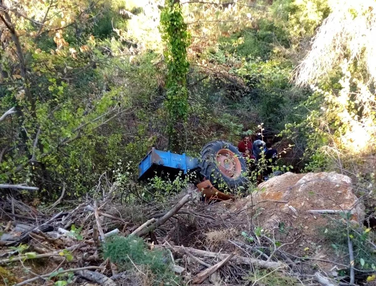 Aydın\'da Traktör Devrildi: Sürücü Hayatını Kaybetti