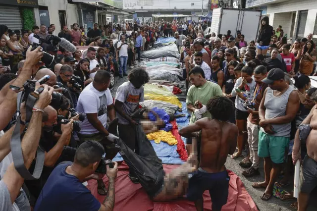 Brazilya'da savaş gibi polis operasyonu! Cesetler sokaklara dizildi Brazilya'da savaş gibi polis operasyonu! Cesetler sokaklara dizildi