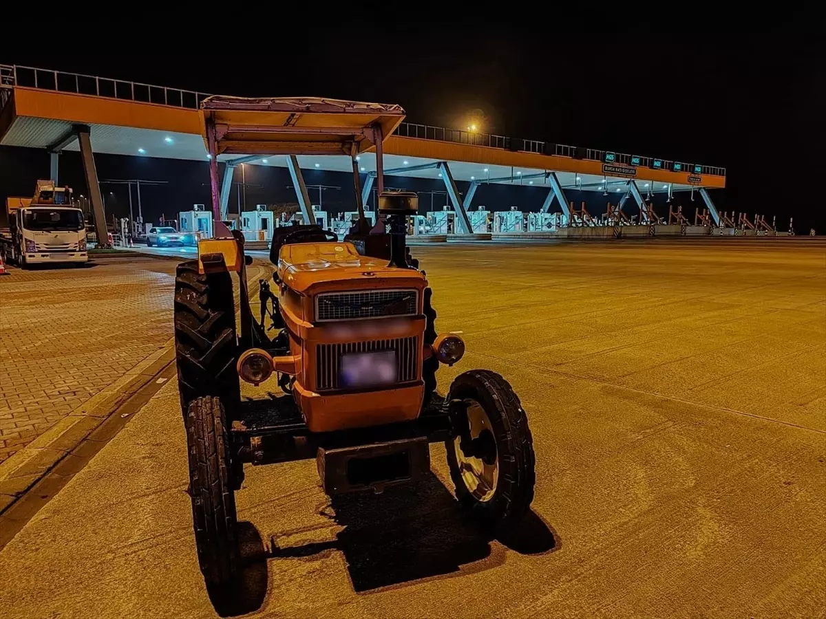 Bursa\'da Traktörle Otoyola Çıkan Sürücüye Ceza