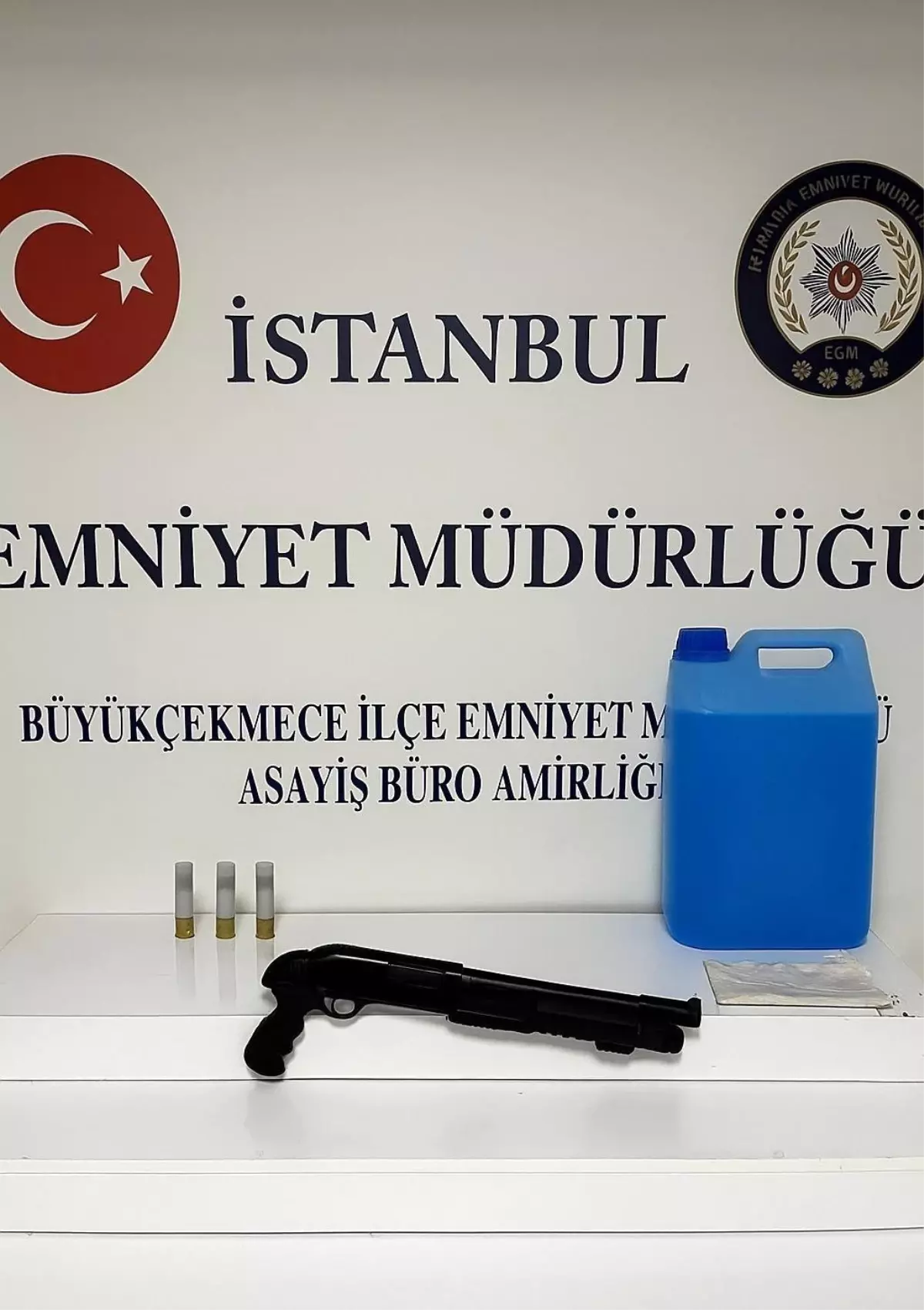 Büyükçekmece\'de İş Yerine Kundaklama ve Kurşunlama