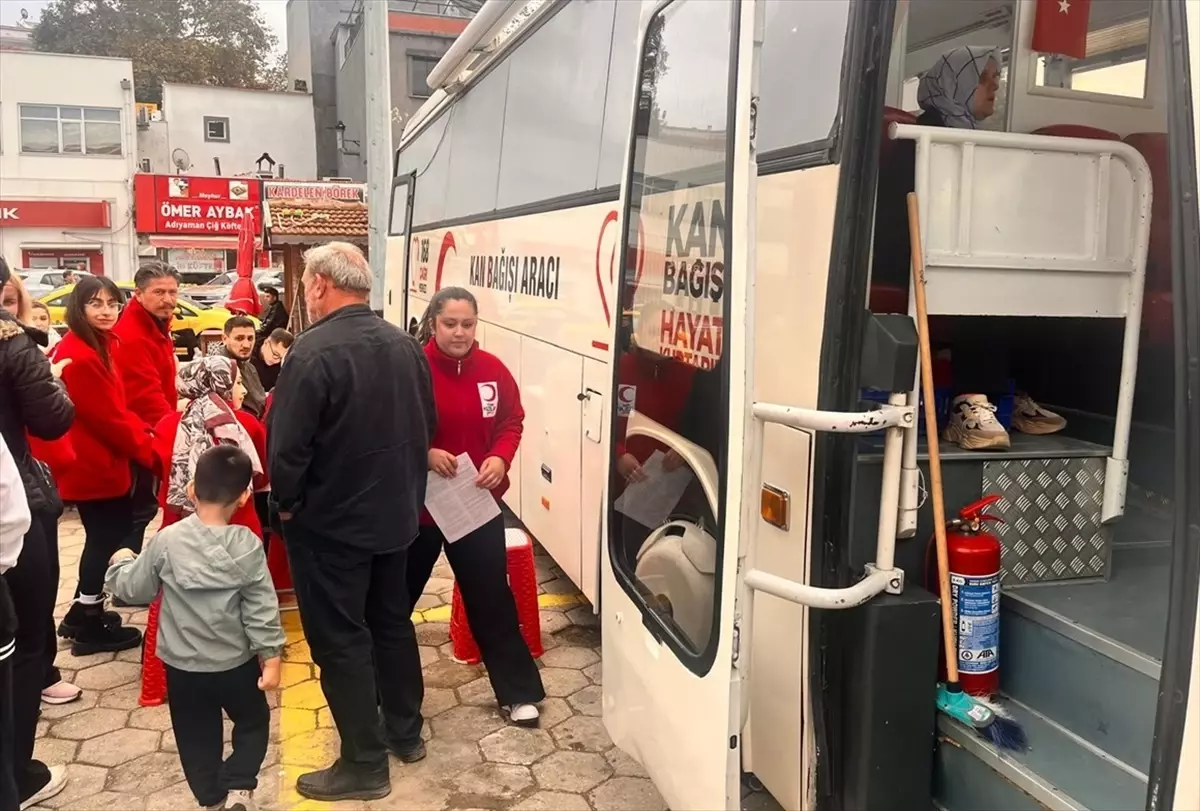 Gelibolu\'da Kan Bağışı ve Fener Alayı Etkinlikleri