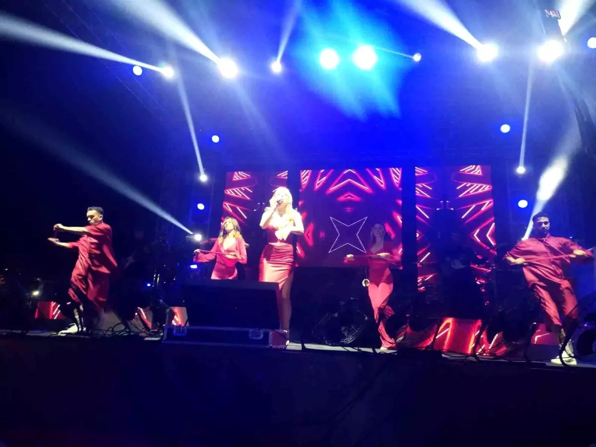 Çekmeköy\'de 29 Ekim kutlamalarında konser