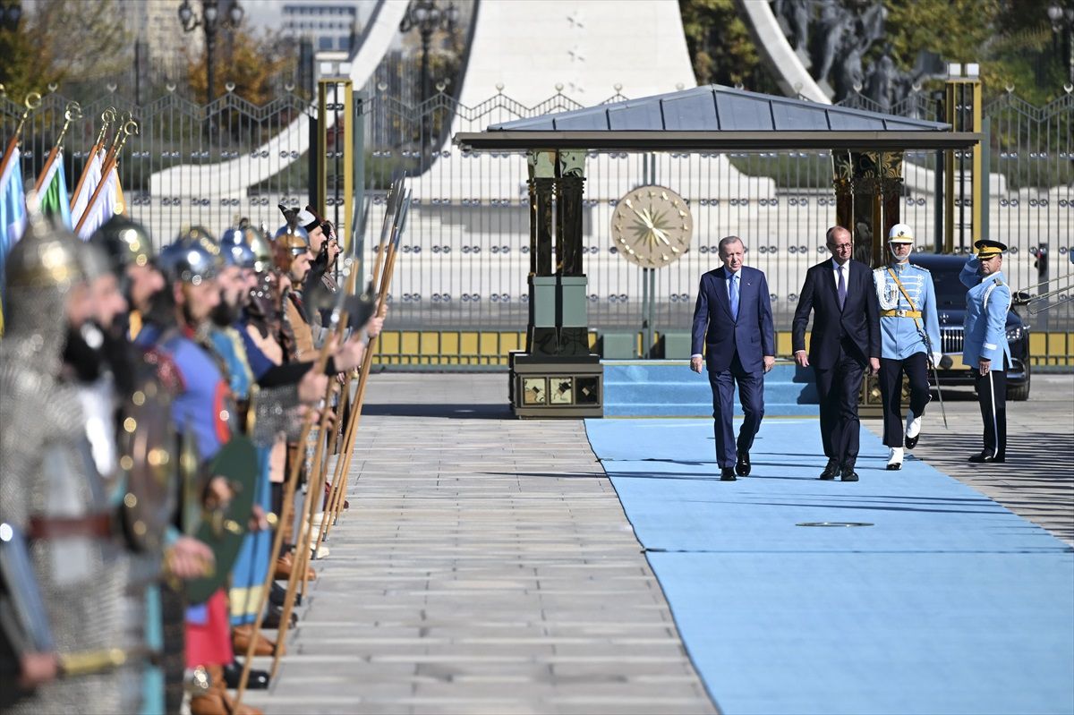 Cumhurbaşkanı Erdoğan, Almanya Başbakanı Merz\'i resmi törenle karşıladı