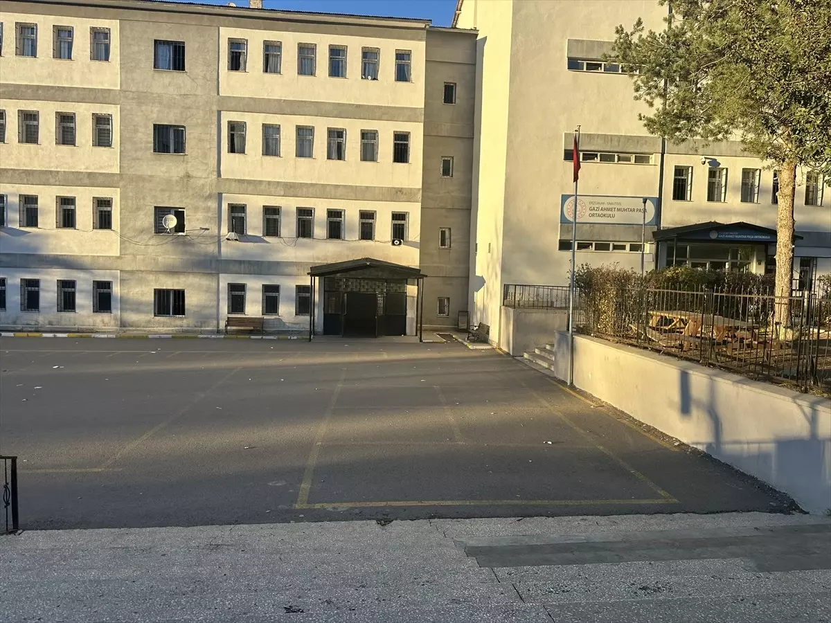 Erzurum\'da Okul Çıkışında 21 Öğrenci Yaralandı