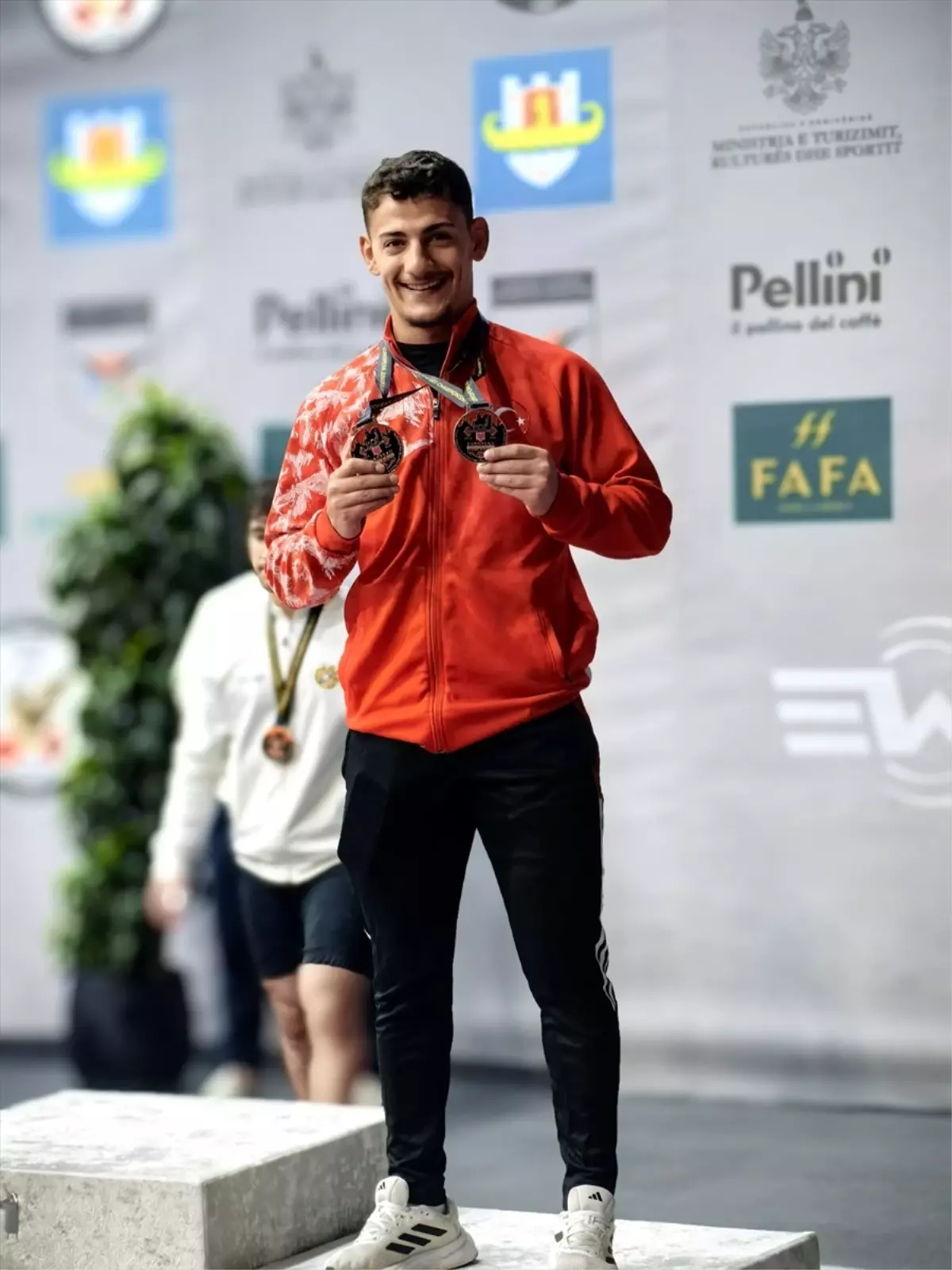 Engin Kara\'dan Avrupa Şampiyonasında İki Bronz