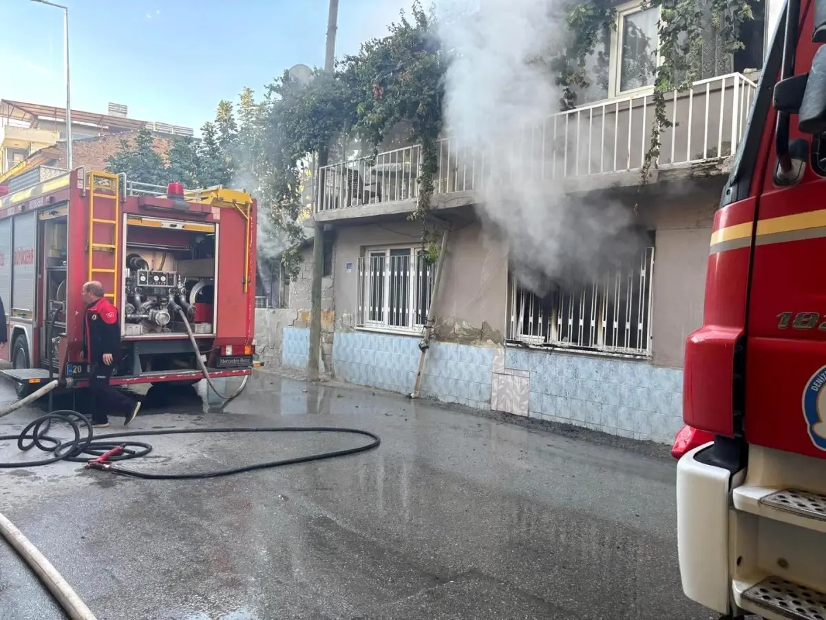 Denizli\'de Ev Yangını Kontrol Altına Alındı