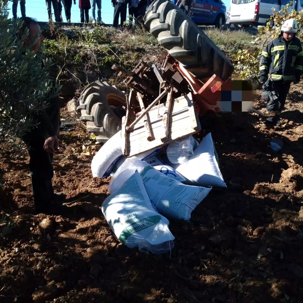 Denizli\'de Traktör Devrildi, Sürücü Yaralandı