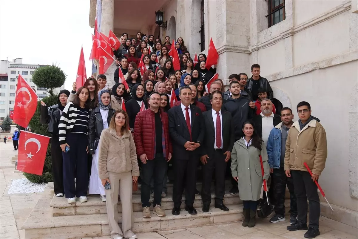 Hafik MYO Öğrencileri Sivas\'ı Geziyor