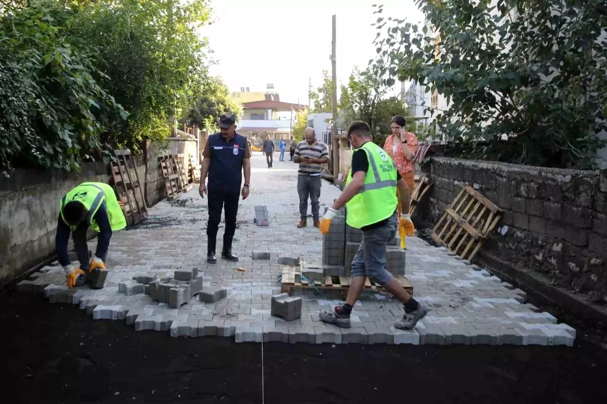 Hatay Büyükşehir Belediyesi Sel Felaketi Sonrası Payas\'taki Vatandaşlara Yardım Eli Uzattı