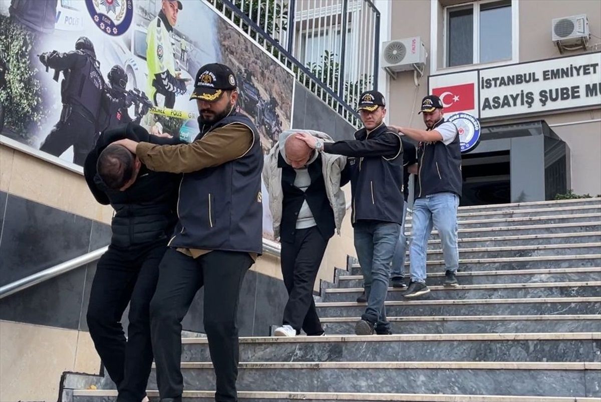 İstanbul\'da 6 Milyonluk Dolandırıcılık: Kardeşler Tutuklandı