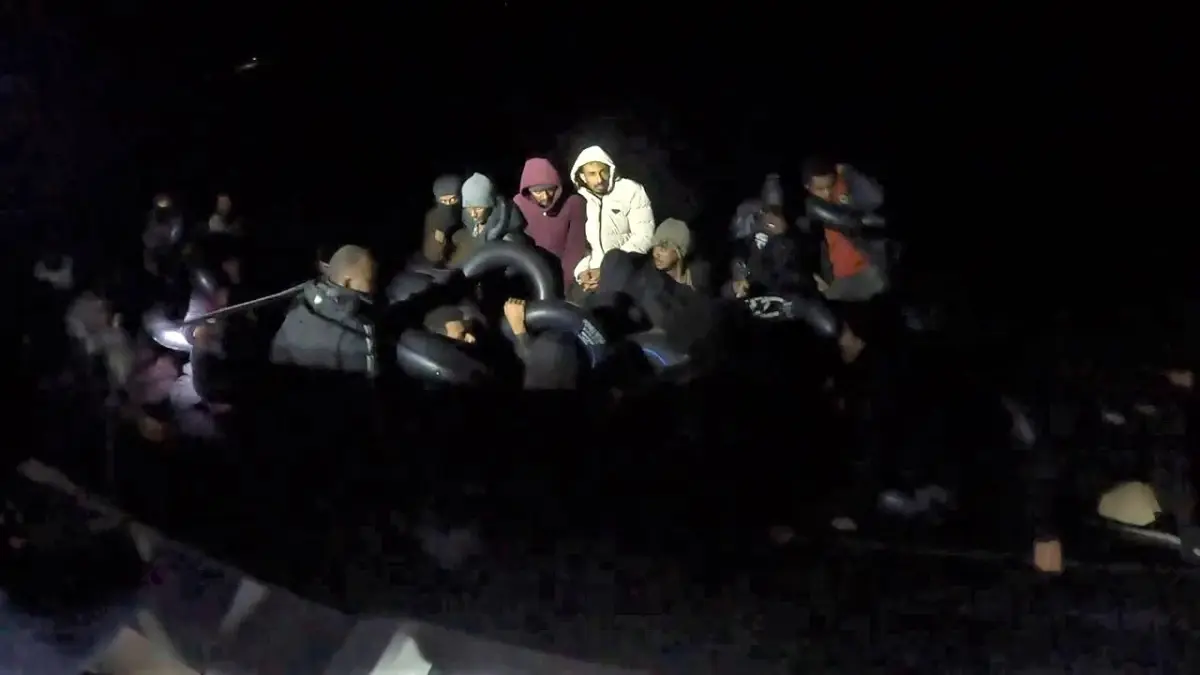 İzmir\'de 43 Göçmen Kurtarıldı