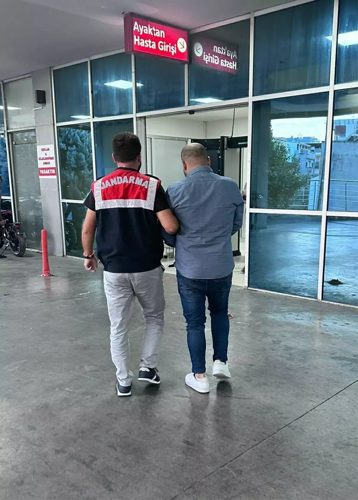 İzmir\'de DEAŞ Operasyonu: 4 Gözaltı