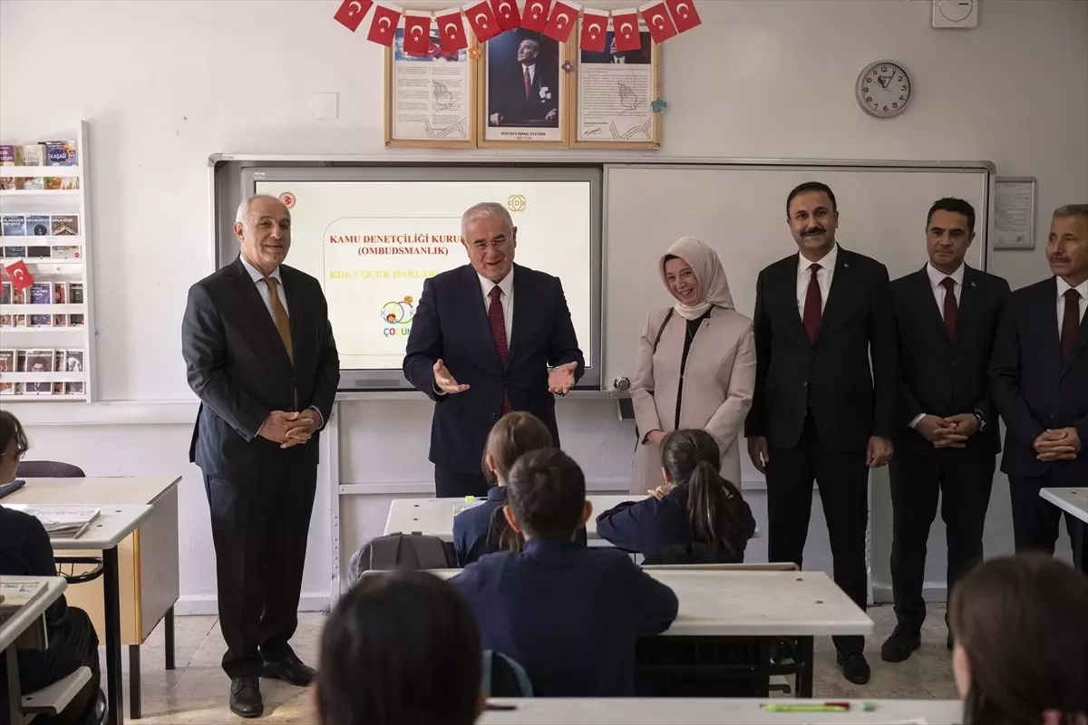 Kamu Başdenetçisi Akarca\'dan Öğrencilere Hak Arama Eğitimi