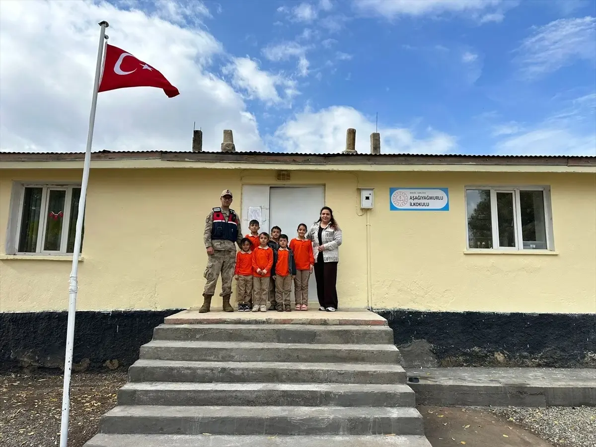 Jandarmadan Okul Bakımı