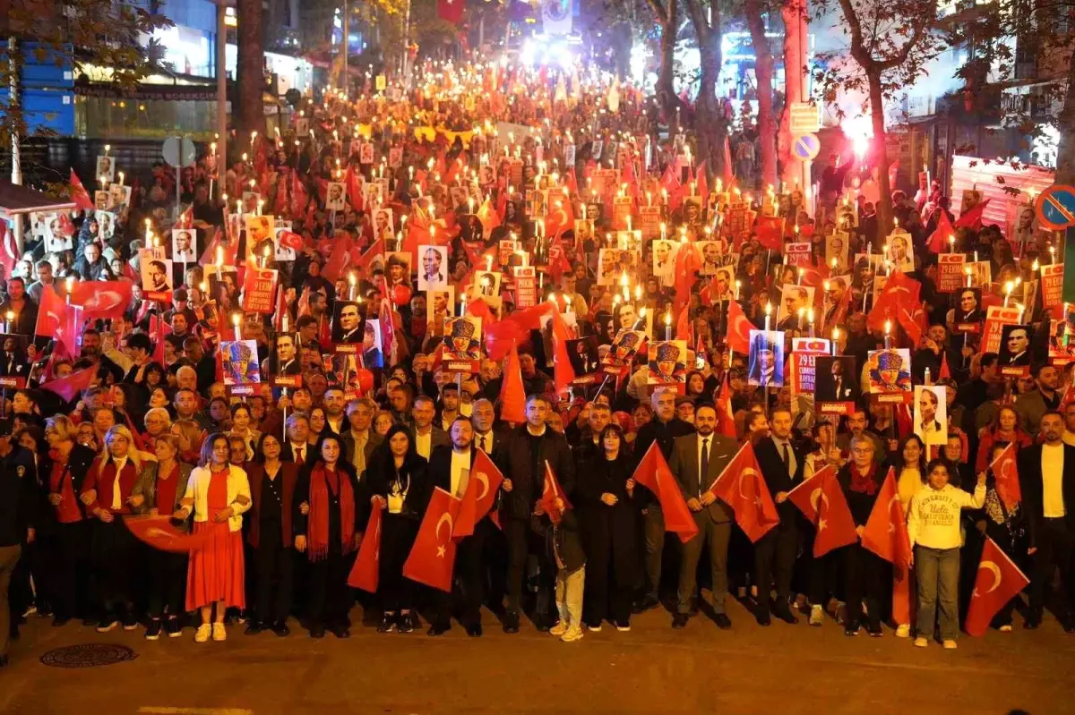 Kartal Cumhuriyet\'in 102. yılında tek yürek oldu