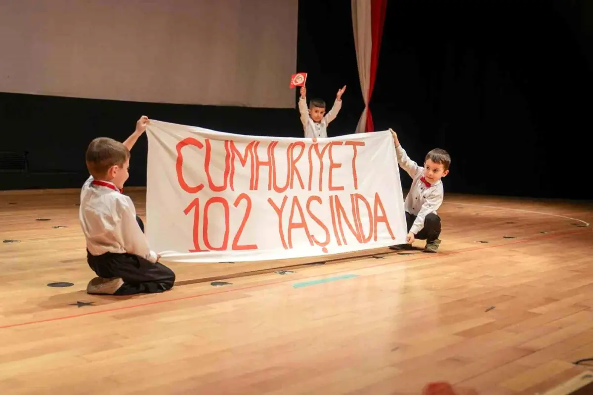 Keçiören\'de Cumhuriyet\'in 102. Yılı Coşku İle Kutlandı